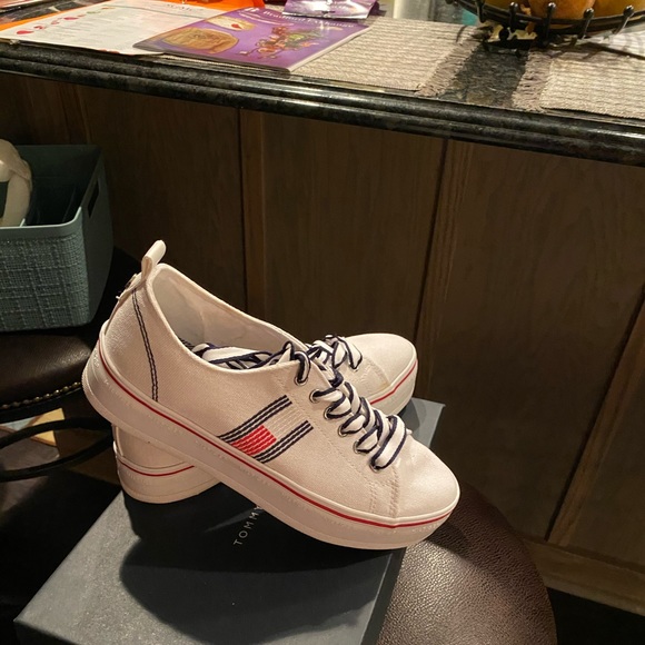 Tommy Hilfiger Shoes - Women’s Tommy Hilfiger Brinks! Shoes